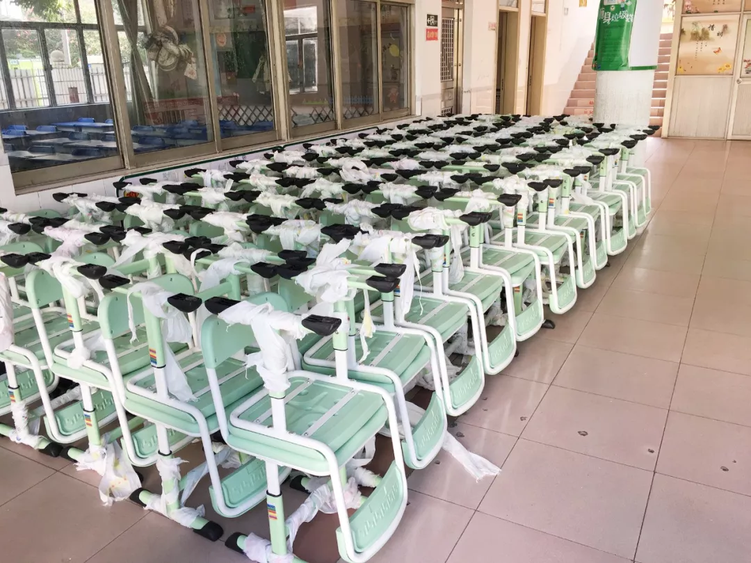 在为选什么款式的课桌椅发愁？看广州怡园小学的(图4)