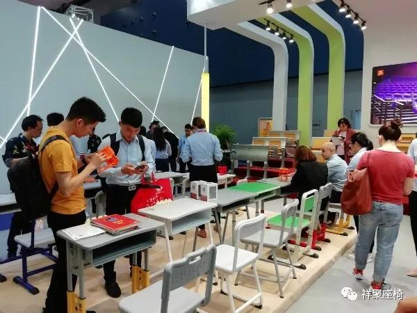 展会|祥聚座椅硬核实力，闪耀家具圈网红打卡地！(图3)
