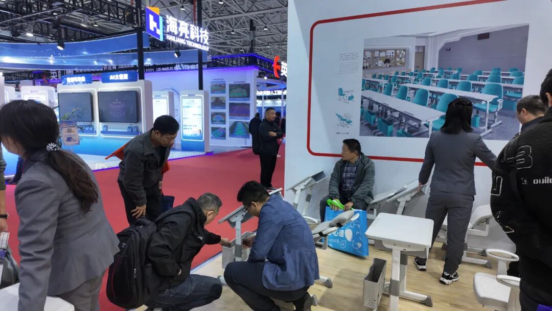 圆满收官!祥聚科创闪耀第86届中国教育装备展示会(图7) 圆满收官!祥聚科创闪耀第86届中国教育装备展示会(图7)